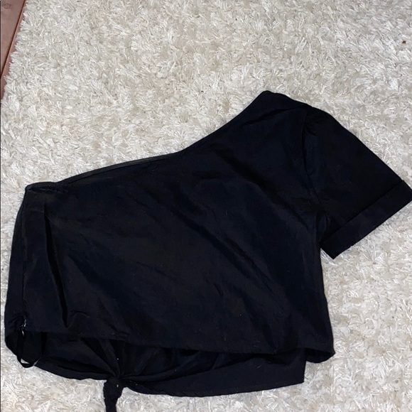 Silence + Noise: One-Sleeved Black Top - Picture 2 of 3